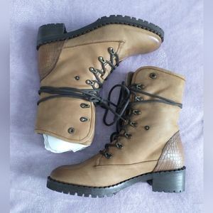 Vintage foundry faux fur lace up boots